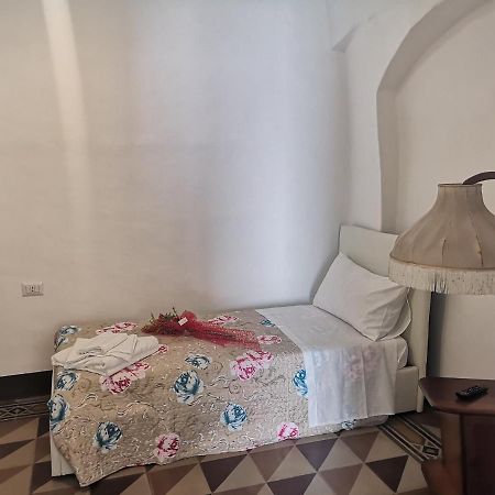 B & B San Giovanni 9 Галліполі Екстер'єр фото